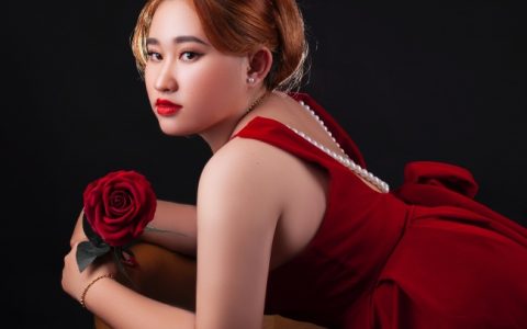 亚洲微胖美女艺术照图片
