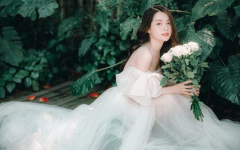 亚洲清纯美女婚纱照图片