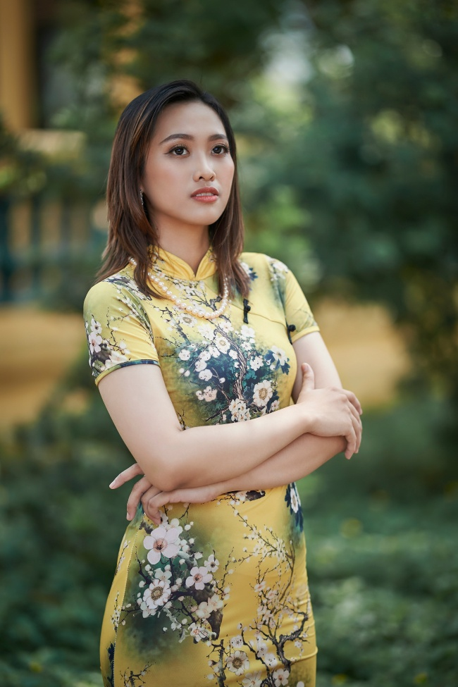东方旗袍古典美女图片摄影